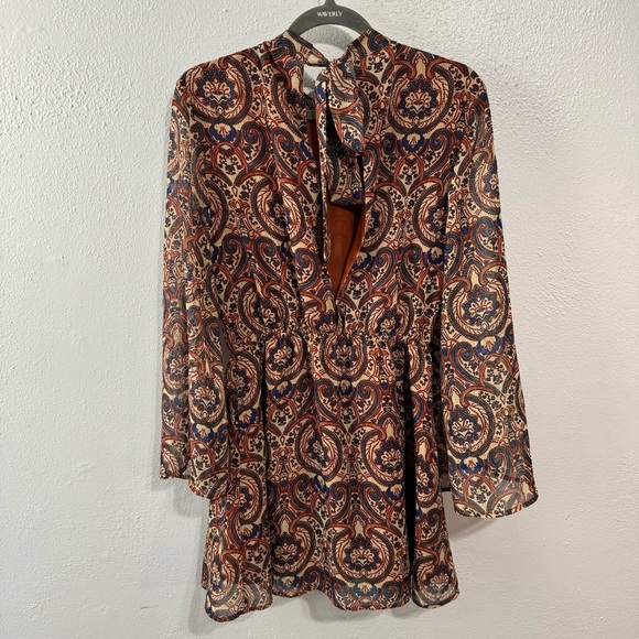 Cupcakes and Cashmere floral open back dress size medium - Picture 5 of 7